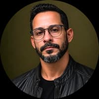 Construído por quem projeta sistemas, não apenas interfaces.